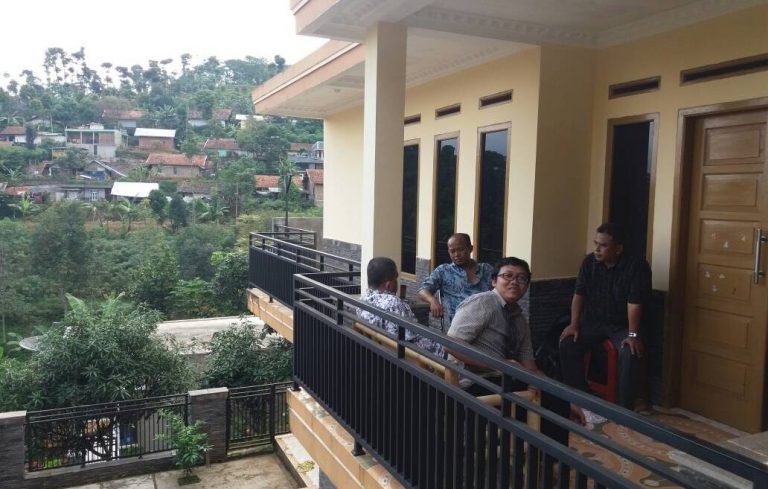 Di Cimenyan, Odesa Indonesia Berkantor dan Bergiat untuk Pendidikan Warga