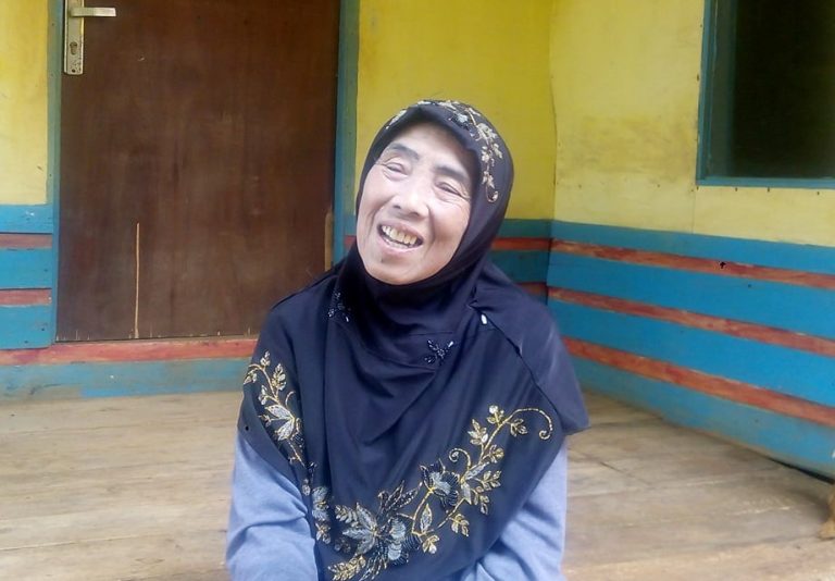 Rahasia Sehat Mak Sopiah dari Sentak Dulang Bandung