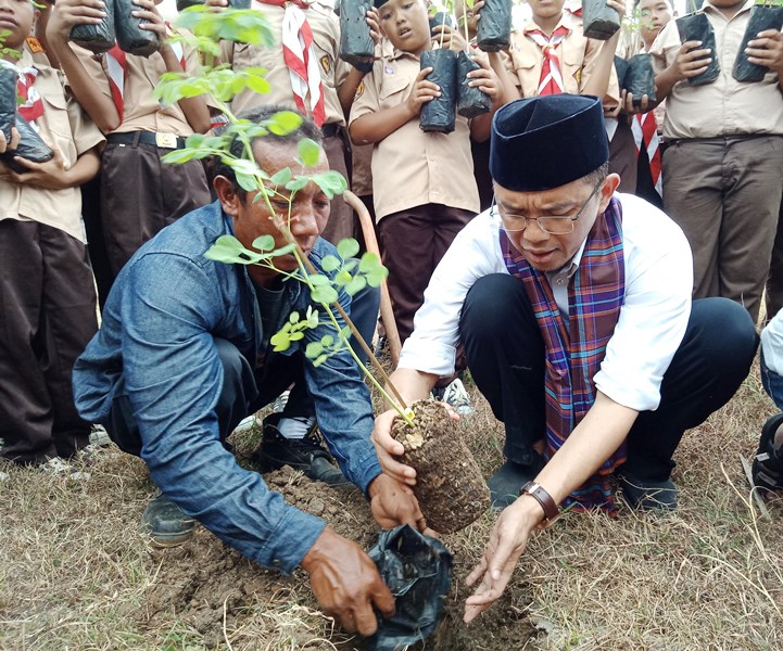 Pondok Pesantren Al-Mizan Gerakkan Tanam Kelor