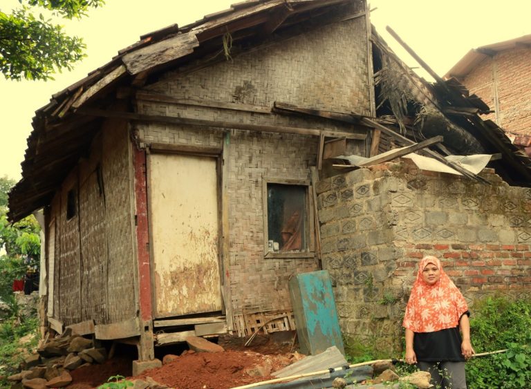 Solidaritas untuk Rumah Reyot Cikadut