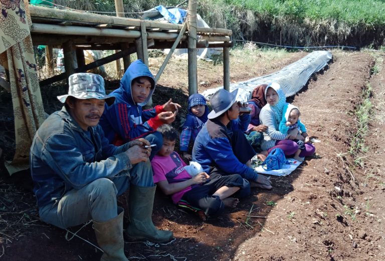 Keluarga Pak Wahdar, Beginilah Keadaan Petani