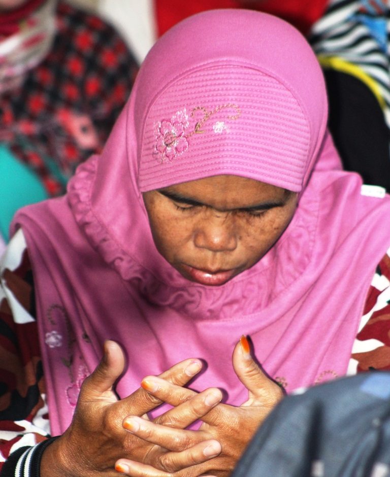 Perempuan Desa dan Doa