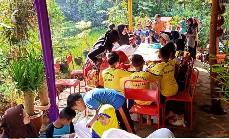 Pelayanan Sekolah Samin Odesa untuk Anak Petani Desa