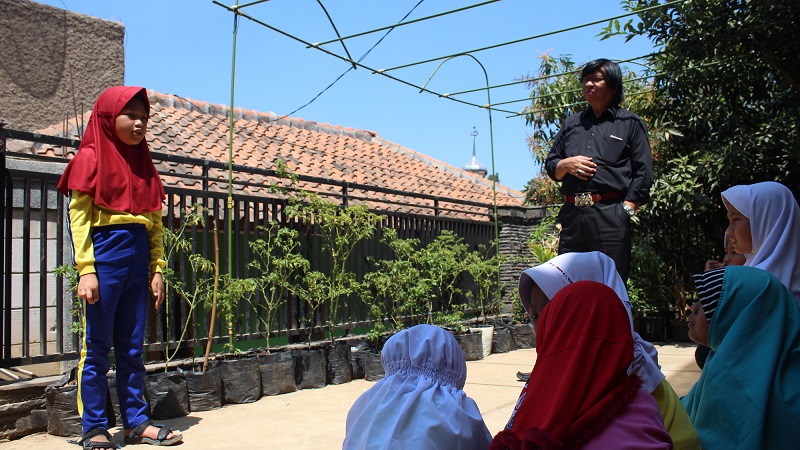 samin-bersama-boy-worang-odesa-indonesia