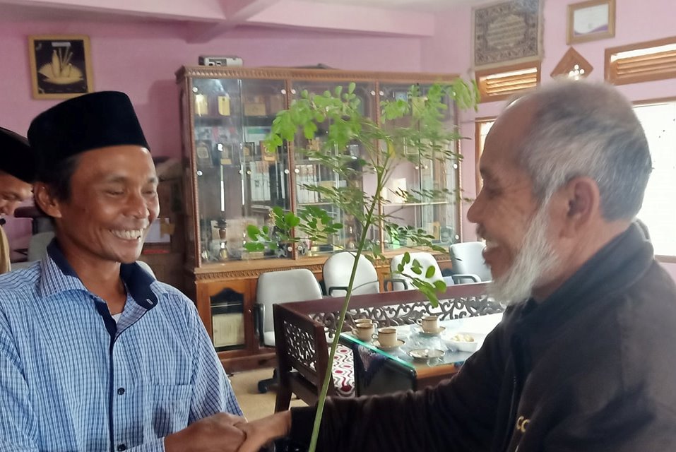 KH. Fuad Affandi: Petani Miskin, untuk Apa Perguruan Tinggi?