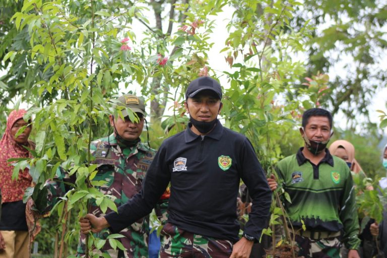 Cegah Banjir Bandung, Odesa dan Satgas Citarum Tanam Pohon