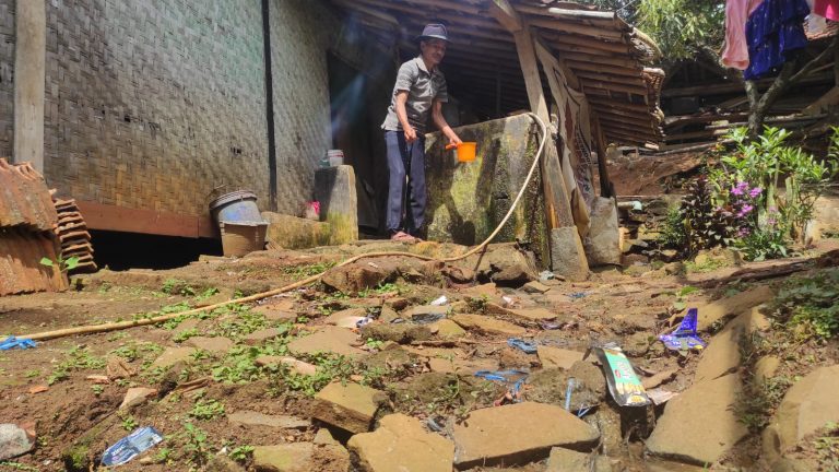 Bantu Donasi Toilet Agar Warga Cisanggarung Hidup Sehat