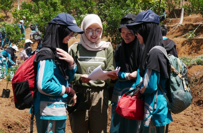 persiapan menjadi pemimpin yang peduli lingkungan melalui berkebun