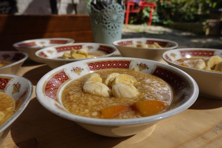 Bubur hanjeli yang dibuat di Odesa Indonesia.